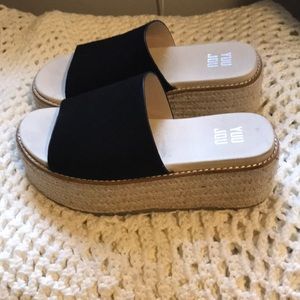 Black platform sandals